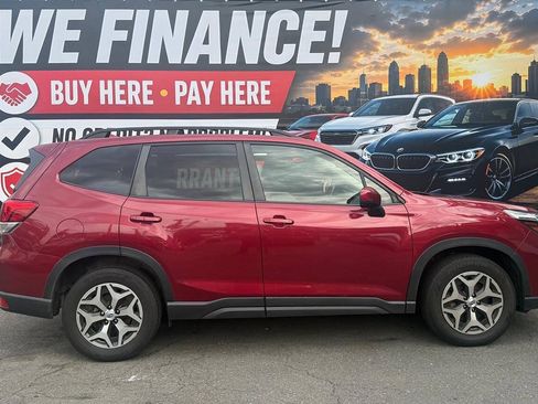 Used 2019 Subaru Forester Premium AWD/4WD image 7