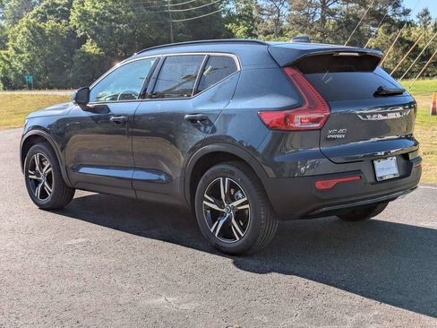 Used 2026 Volvo XC40 B5 Core AWD/4WD image 4