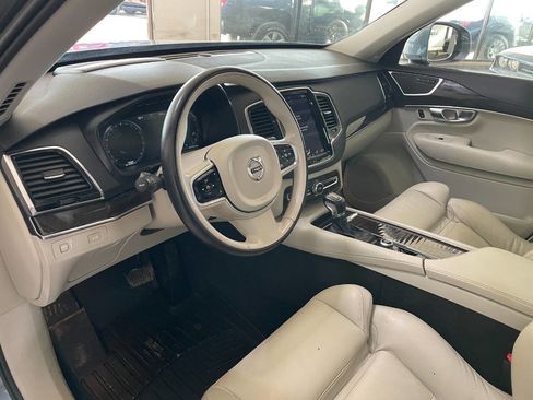 Used 2018 Volvo XC90 T6 Momentum w/ Convenience Package image 18
