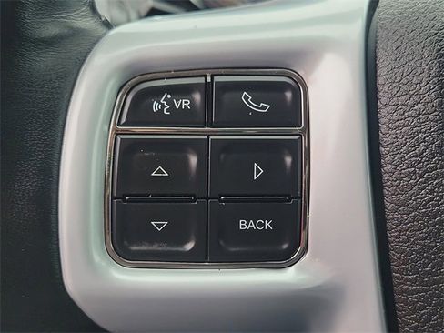 Used 2014 Chrysler Town & Country Limited image 22