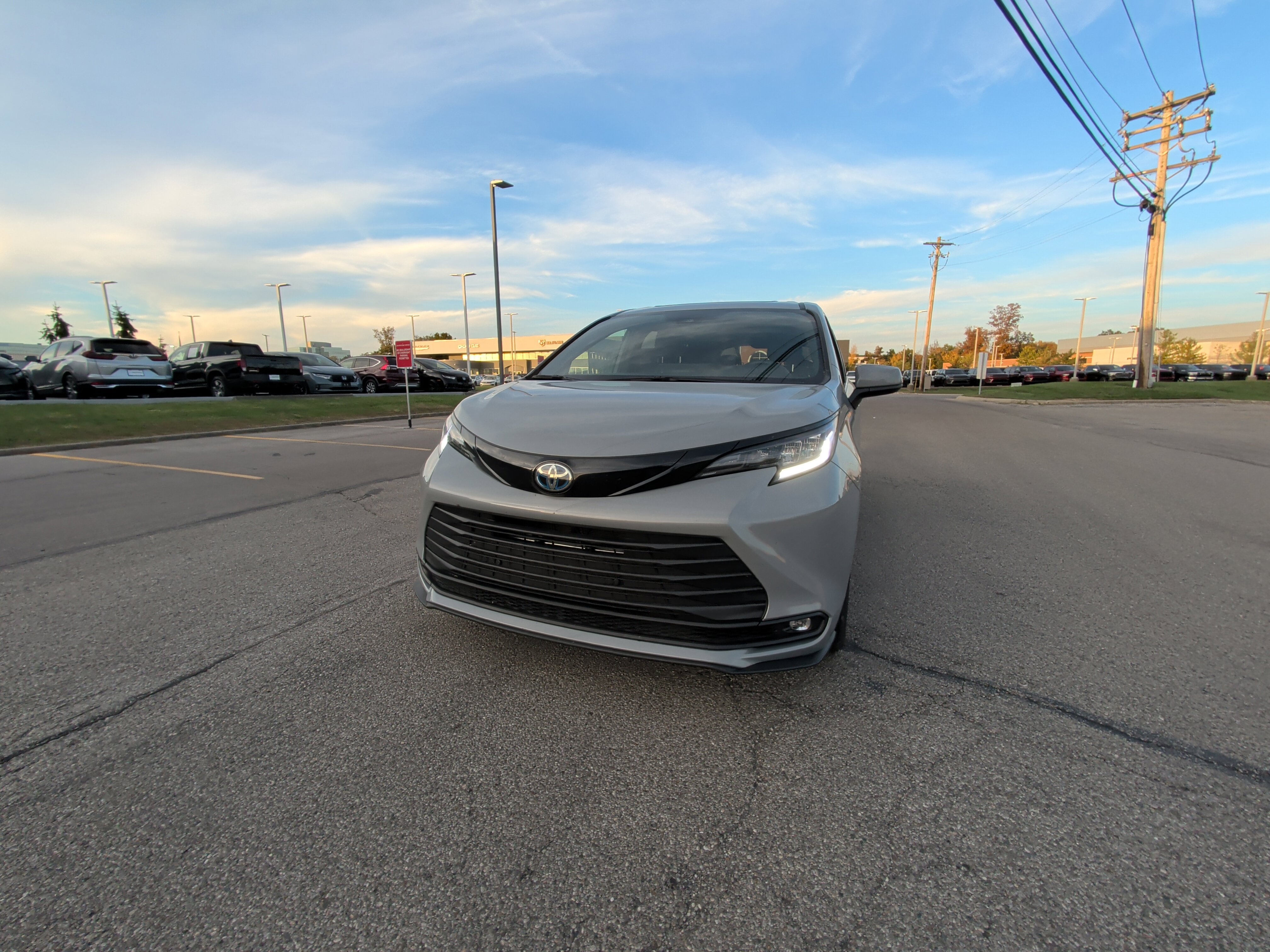 Used 2025 Toyota Sienna XLE Woodland Edition AWD/4WD image 14