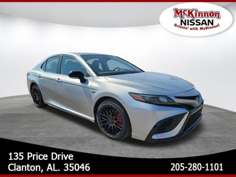 Used 2023 Toyota Camry SE FWD image 1