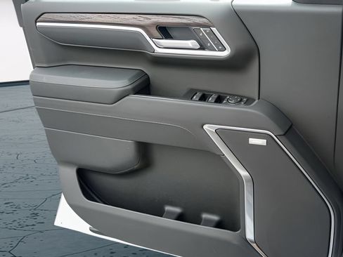 New 2026 GMC Sierra 1500 SLT AWD/4WD image 16