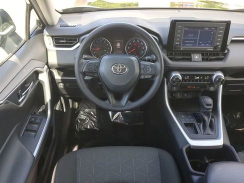 Certified 2022 Toyota RAV4 XLE w/ Convenience Package image 16