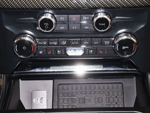 Used 2025 Ford F150 Lariat w/ Equipment Group 502A High image 34