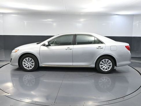 Used 2012 Toyota Camry LE image 8