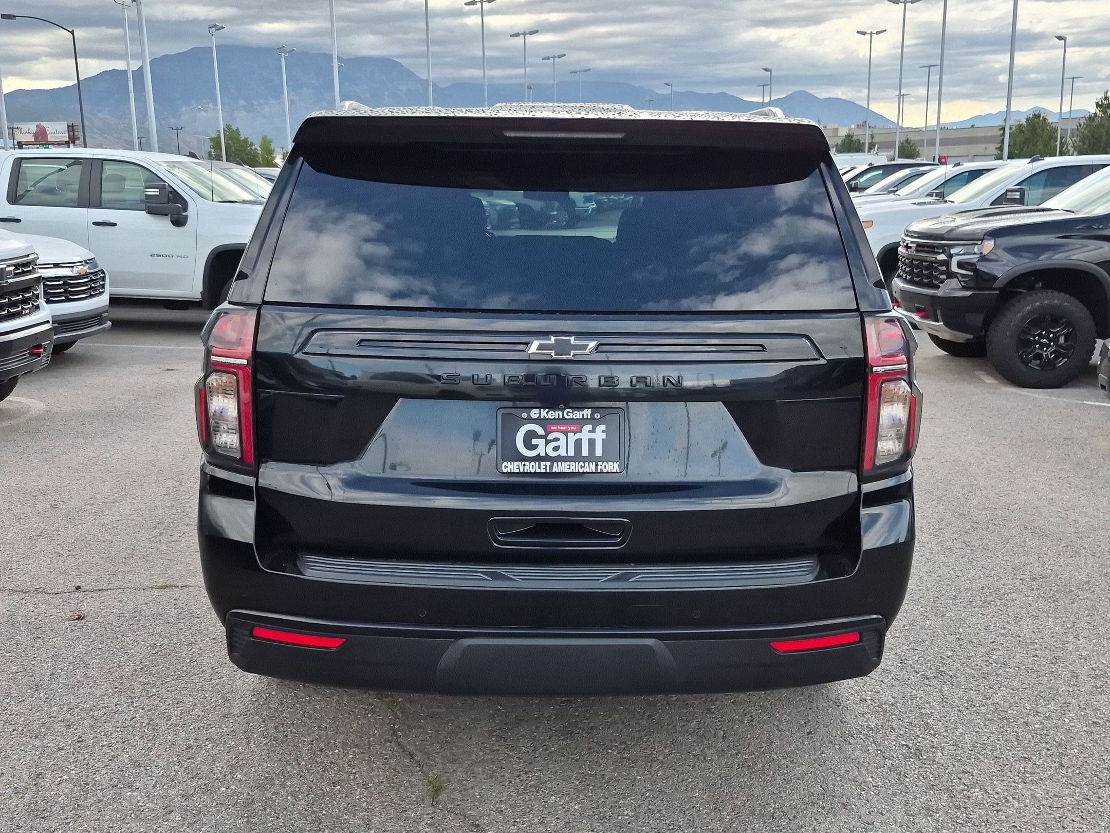 Used 2023 Chevrolet Suburban Z71 AWD/4WD image 4