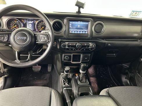 Used 2022 Jeep Gladiator Sport image 3