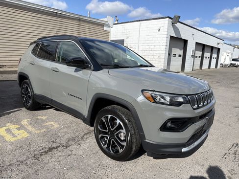 Used 2022 Jeep Compass Limited AWD/4WD image 2