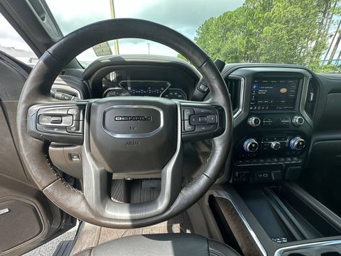 Certified 2020 GMC Sierra 1500 Denali w/ Denali Ultimate Package AWD/4WD image 11