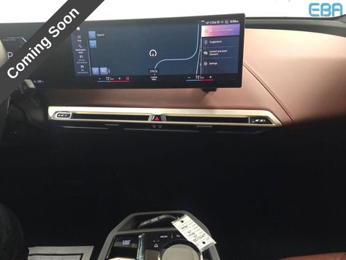 Used 2023 BMW iX xDrive50 w/ Sport Package image 11