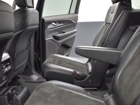 Used 2023 Jeep Grand Cherokee L Altitude image 8