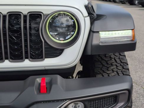 Certified 2024 Jeep Wrangler Rubicon w/ Technology Group image 10