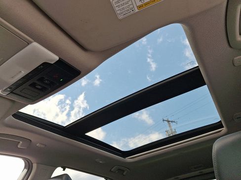 Certified 2022 Nissan Rogue Platinum w/ Head-Up Display Package image 15