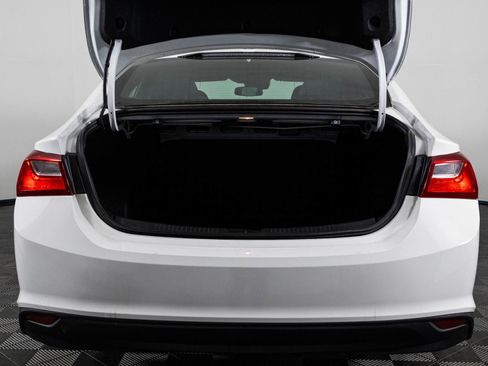 Used 2023 Chevrolet Malibu LT image 40