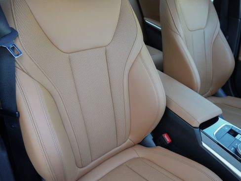 Used 2023 BMW 330i Sedan w/ Premium Package RWD image 13