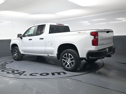 Used 2019 Chevrolet Silverado 1500 Custom Trail Boss w/ Custom Convenience Package image 7