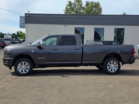 New 2026 RAM 3500 Laramie AWD/4WD image 34