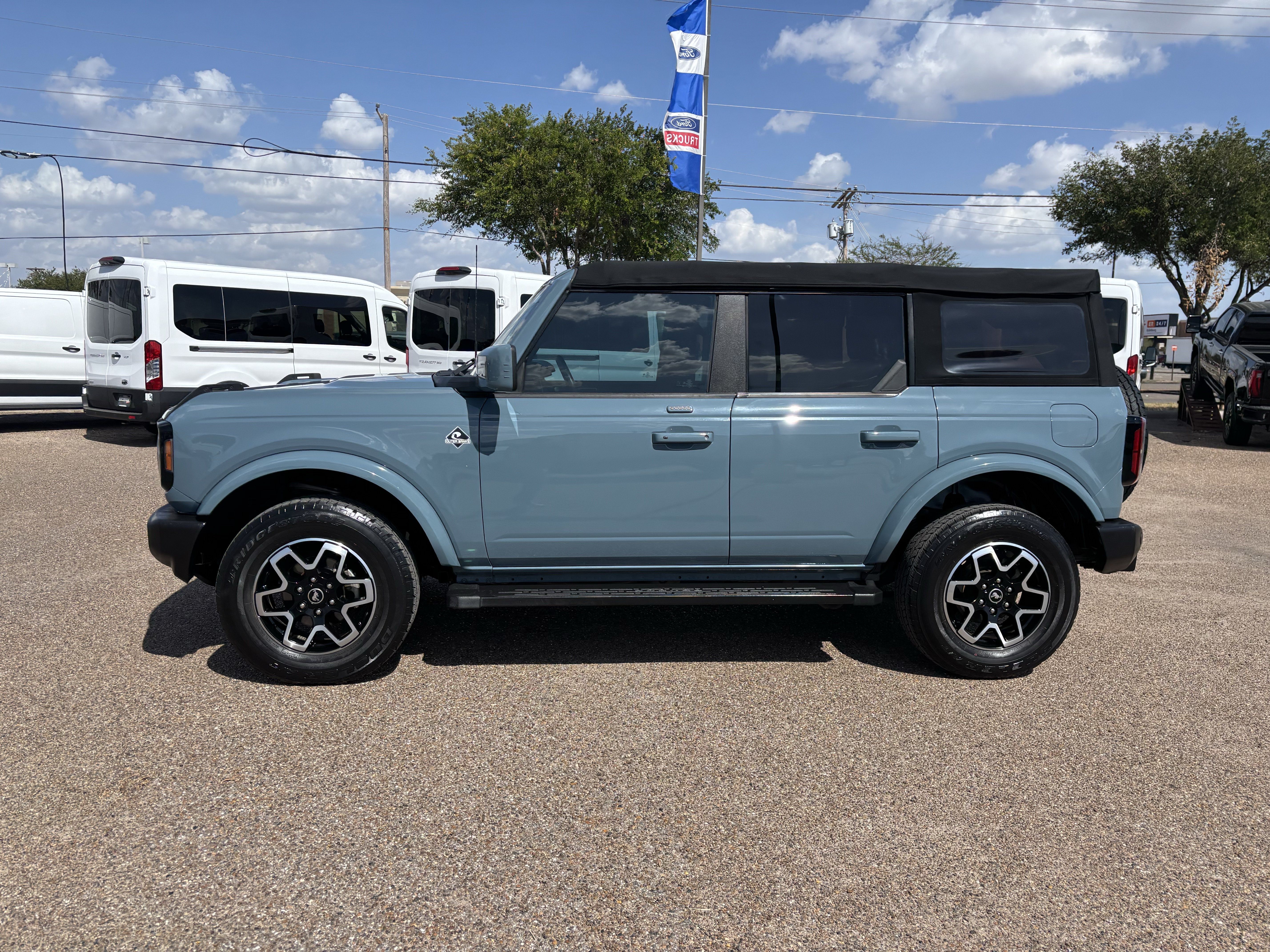 Certified 2022 Ford Bronco Outer Banks AWD/4WD image 2