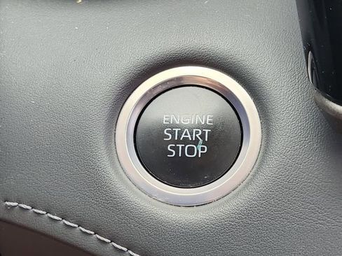 Used 2024 Toyota Highlander XLE image 14