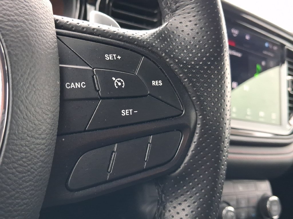 Used 2025 Dodge Durango GT RWD image 12