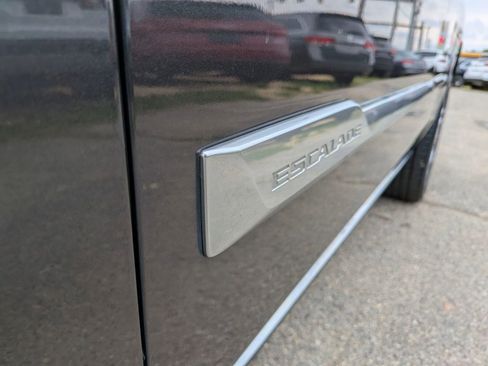 Used 2017 Cadillac Escalade Platinum AWD/4WD image 12