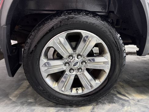 Used 2018 Ford F150 Lariat w/ Equipment Group 502A Luxury AWD/4WD image 28