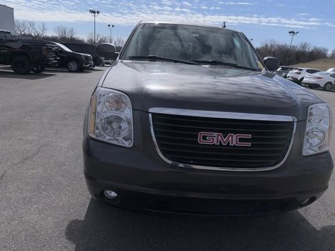 Used 2011 GMC Yukon XL 2500 SLT w/ SLT-2 Equipment Package image 5