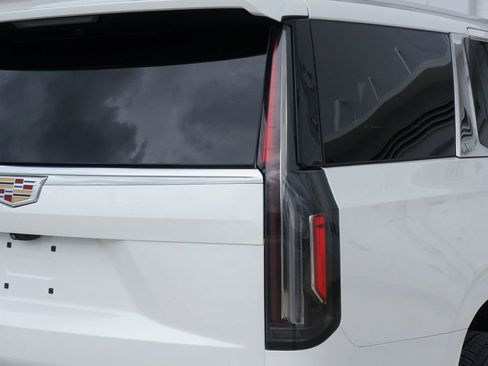 Used 2022 Cadillac Escalade Premium Luxury image 22