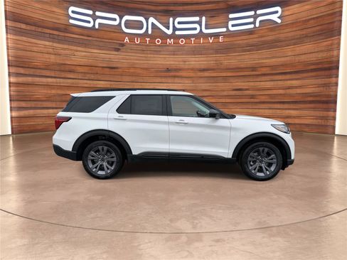 New 2026 Ford Explorer Active w/ Active Comfort Package image 7