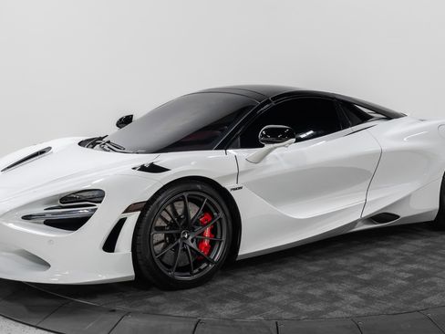 Used 2024 McLaren 750S Spider image 17