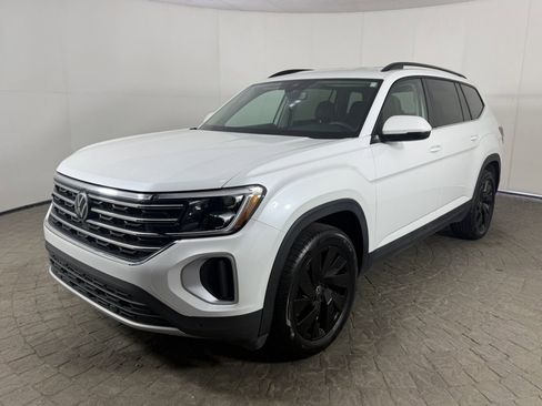 Used 2026 Volkswagen Atlas SE AWD/4WD image 3