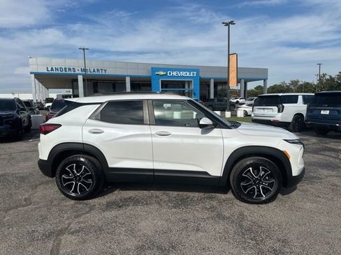 New 2026 Chevrolet TrailBlazer ACTIV w/ Convenience Package image 2