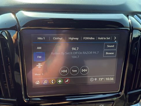 Used 2022 Chevrolet Traverse LT image 19