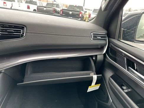 New 2024 Jeep Wagoneer Base w/ Convenience Group I image 19