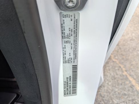 Used 2025 Chrysler Pacifica Select FWD image 37