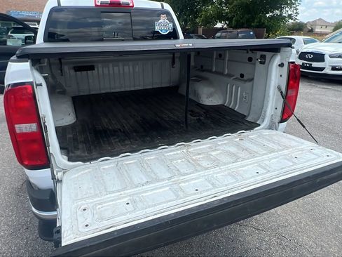 Used 2017 Chevrolet Colorado LT w/ Luxury Package, Chrome RWD image 35