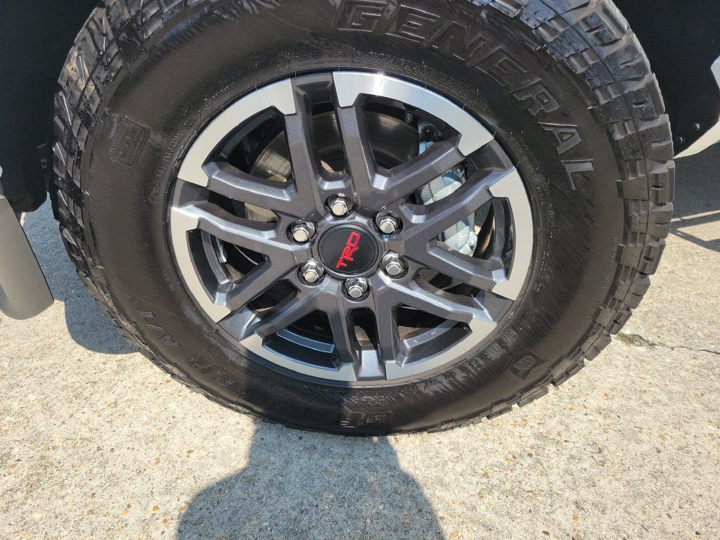 Used 2024 Toyota Tacoma TRD Sport AWD/4WD image 22