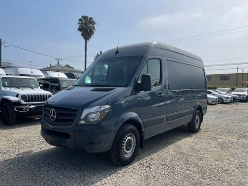Used 2018 Mercedes-Benz Sprinter 2500 image 1