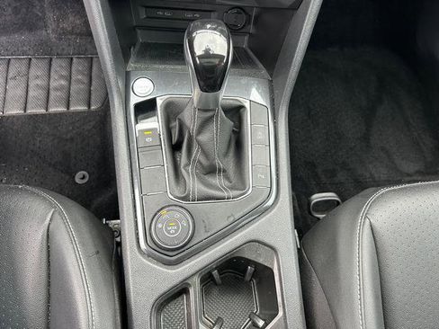 Used 2022 Volkswagen Tiguan SE R-Line AWD/4WD image 17