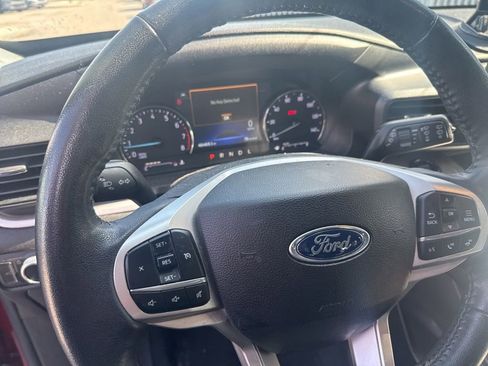 Used 2022 Ford Explorer XLT RWD image 19