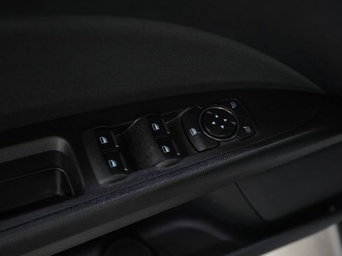 Used 2020 Ford Fusion SE image 17