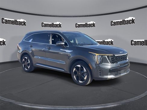 Certified 2025 Kia Sorento EX image 1
