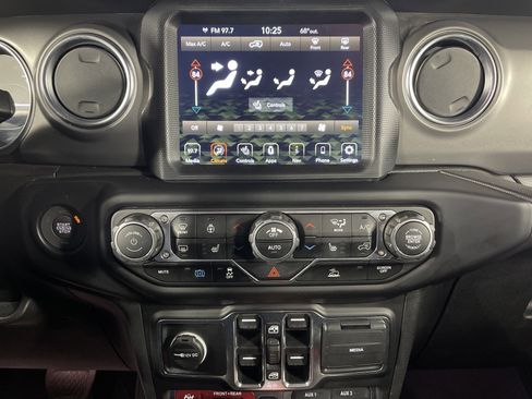 Used 2023 Jeep Wrangler Rubicon w/ Cold Weather Group image 22