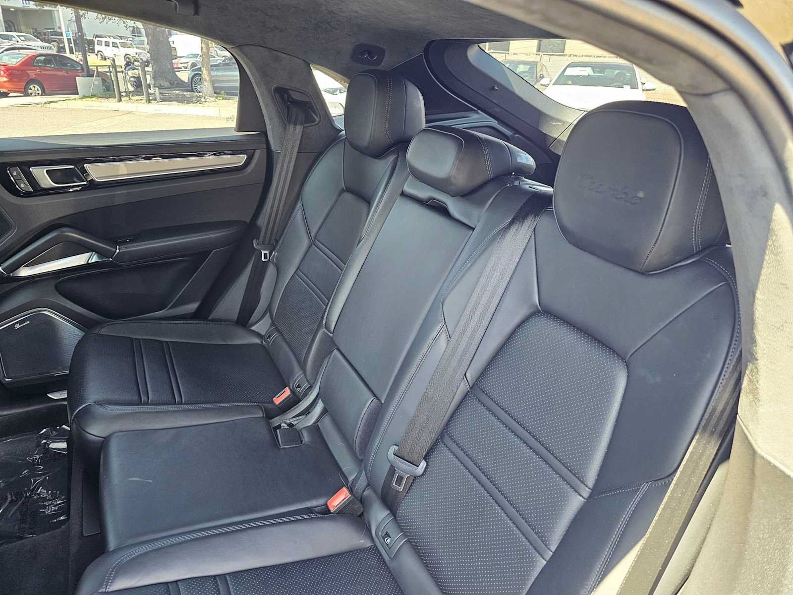 Used 2022 Porsche Cayenne Turbo AWD/4WD image 17