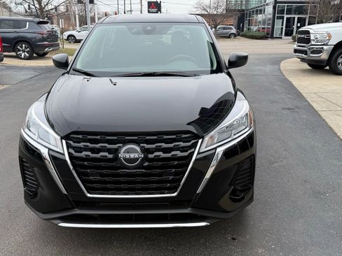 Used 2025 Nissan Kicks Play S image 10