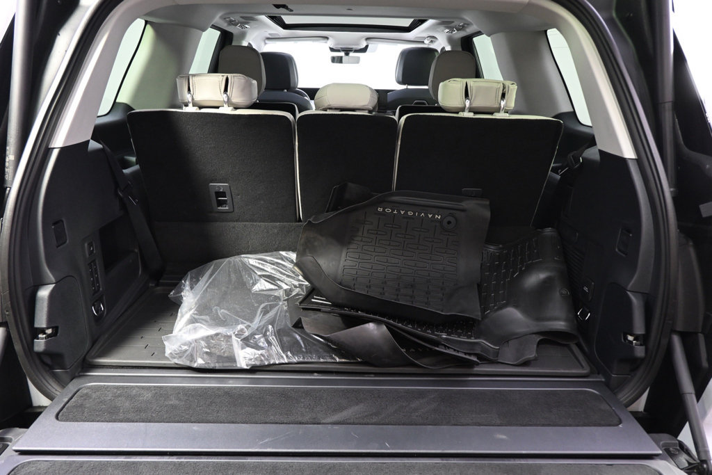 New 2026 Lincoln Navigator Reserve AWD/4WD image 19