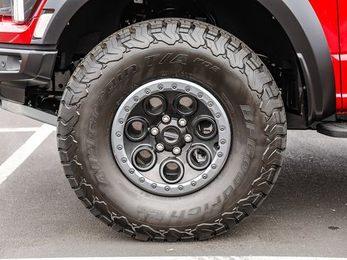 Used 2025 Ford F150 Raptor image 9