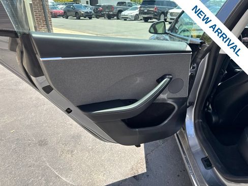 Used 2025 Tesla Model 3 Long Range RWD image 15