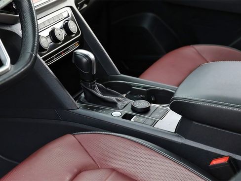 Used 2022 Volkswagen Atlas Cross Sport SEL Premium R-Line image 21